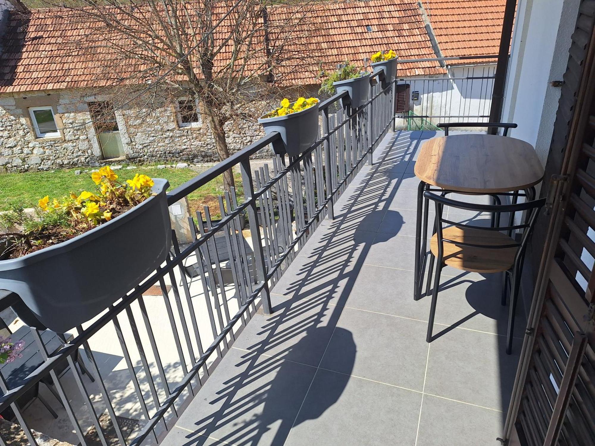Mare Bed & Breakfast Vrlika Dış mekan fotoğraf